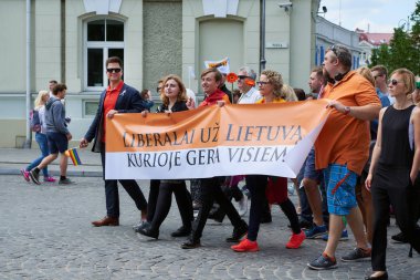 Vilnius, Litvanya-Haziran 18.2016.National lezbiyen Derneği, Eşcinsel, biseksüel ve transseksüel hakları Litvanyalı eşcinsel Birliği (Lga), Vilnius şehir sokaklarını organize gay ve lezbiyen yürüyüşlere