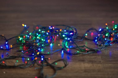 Noel çelenk, arka plan bokeh.