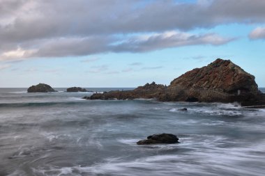 taganana kayalık sahil los roques de anaga kuzeydoğu kıyılarında tenerife, Kanarya Adaları, oluşumları ile.
