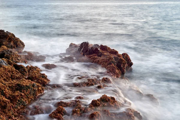 Las Olas Rompen Orilla Islas Canarias Puesta Sol Sobre Océano —  Fotos de Stock