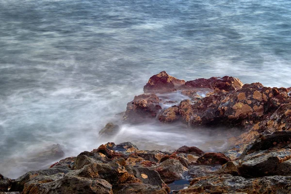 Hullámok Partra Megtörni Kanári Szigetek Naplementét Óceán Felett — Stock Fotó