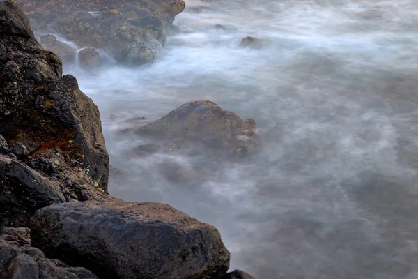 Onde Infrangono Riva Isole Canarie Tramonto Sull Oceano — Foto Stock