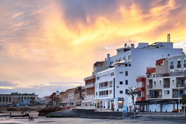 El Medano Tenerife adası gün batımı.
