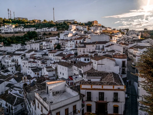 Nuevo puente en Ronda, uno de los famosos pueblos blancos de Andalucía —  Fotos de Stock