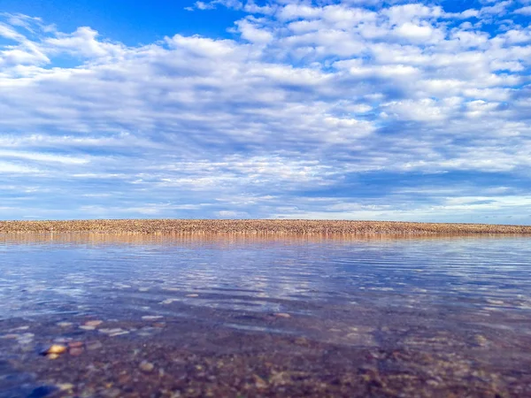 Perspective of Sandy beach. Blue turqoise waters in spanish coasts — Stock Photo, Image