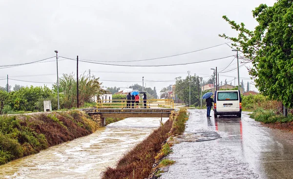 Murcia, İspanya, 20 Nisan 2019: El Regueron, Murcia, İspanya'da sel nedeniyle yol trafiğe kapatıldı