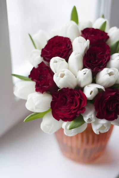 Wedding Bouquet Red Roses White Tulips Orange Vase Standing Window — Stock Photo, Image