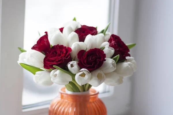 Wedding Bouquet Red Roses White Tulips Orange Vase Standing Window — Stock Photo, Image