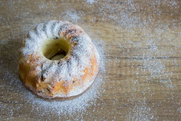 Sponge Cake Sprinkled Powdered Sugar — Stock Photo, Image
