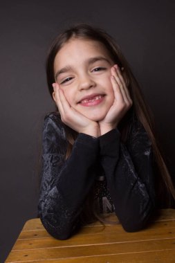 Mutlu kız stüdyo modası