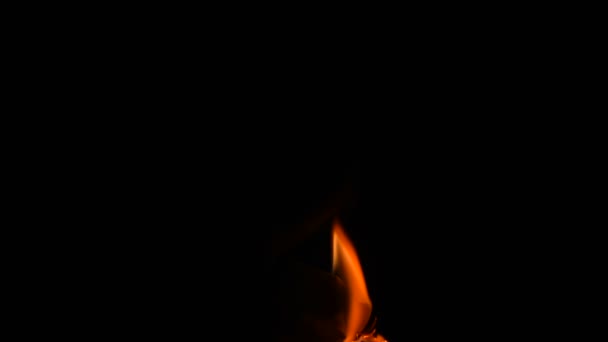 皱巴巴的一张纸 燃烧在阿尔法表面 很好的添加到您的特效收藏 — 图库视频影像