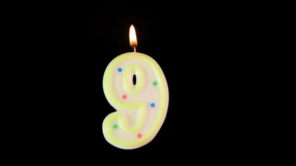 蜡蜡烛9号的形状烧伤 一个很好的除了你的生日视频 — 图库视频影像