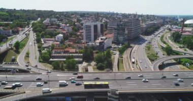 Trafik Kavşağı, kamera paralel 02 uçar.