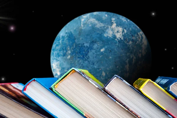 Livros Sobre Fundo Planeta Desconhecido — Fotografia de Stock