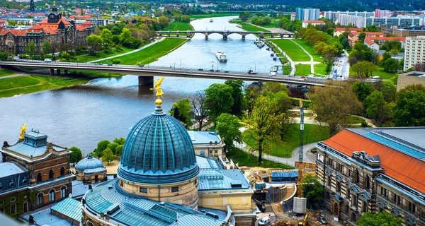 德国德累斯顿的神奇城市 欧洲历史中心和辉煌 — 图库照片