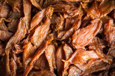 Tavuk eti, soya soslu fileto parçalarını üzerinden