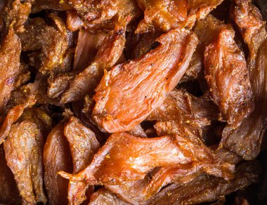 Tavuk eti, soya soslu fileto parçalarını üzerinden