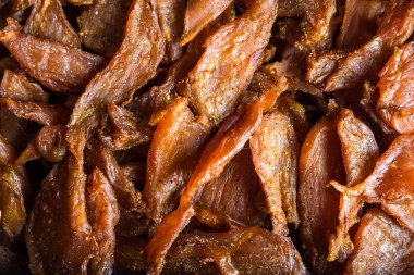 Tavuk eti, soya soslu fileto parçalarını üzerinden