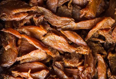 Tavuk eti, soya soslu fileto parçalarını üzerinden