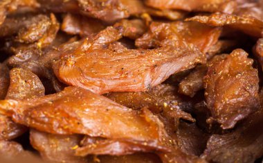 Tavuk eti, soya soslu fileto parçalarını üzerinden