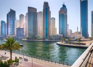 Dubai Yat Limanı genel bakış. şehir manzarası.