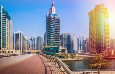 Dubai Yat Limanı genel bakış. şehir manzarası.