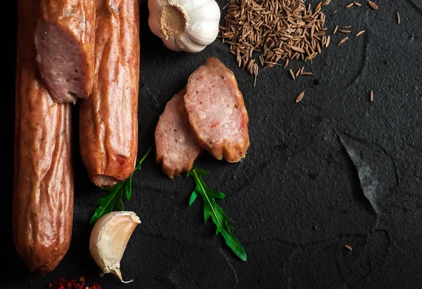 Domuz eti ve sığır eti eti lezzetleri yapılan Drogobych sosis.