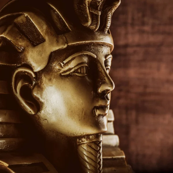 Каменная Маска Фараона Тутанхамона Темном Фоне — стоковое фото