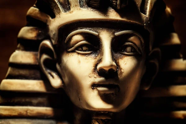 Pedra Faraó Tutankhamen Máscara Fundo Escuro — Fotografia de Stock