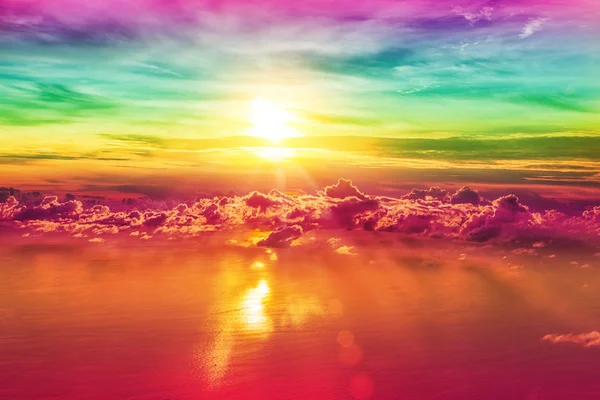 Δημιουργική Συννεφιασμένο Ουρανό Φόντο Ήλιο Μοβ Και Κίτρινα Χρώματα — Φωτογραφία Αρχείου
