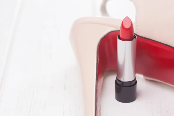 Red Lipstick High Heel Shoe White Background — Stock Photo, Image