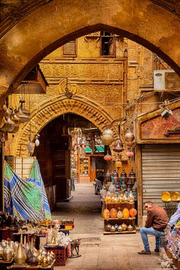 Cairo, Mısır - 19 Şubat 2018: Fener dükkanı İslami Kahire piyasasında Han El halili