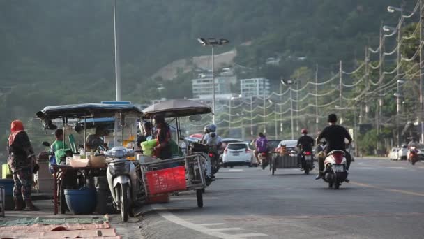 Phuket Tajlandia Kwietnia 2017 Street Food Rynku Tle Zachodu Słońca — Wideo stockowe