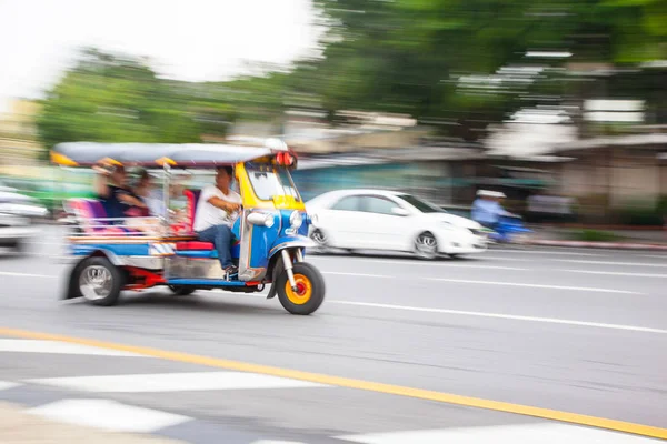 Bangkok, Tayland - 2 Ekim 2016: Saklardı şehir Bangkok hareket