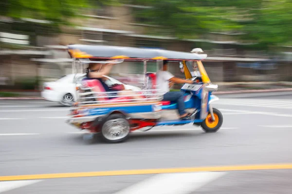 Bangkok, Tayland - 2 Ekim 2016: Saklardı şehir Bangkok hareket