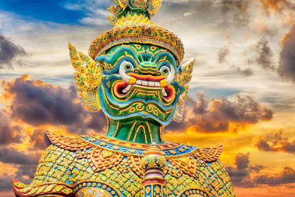 Демон Guardian Wat Phra Kaew Grand Palace Бангкок — стокове фото