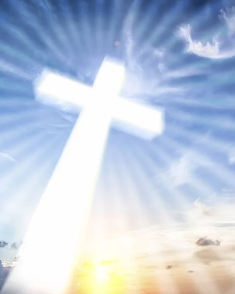 Świecące Krzyża Tle Pięknego Nieba — Zdjęcie stockowe