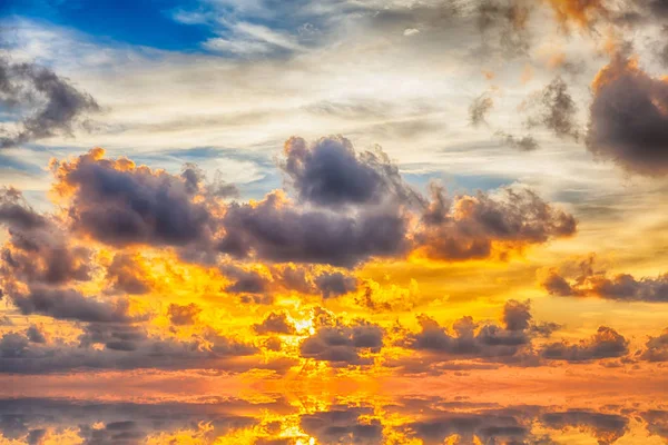 Incroyable Lever Soleil Avec Ciel Nuageux Rayons Soleil — Photo