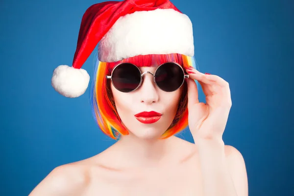 Mooi Model Met Rode Kerstmuts Hoofd — Stockfoto