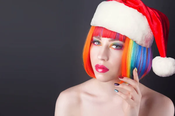 Hermosa Modelo Con Sombrero Santa Rojo Cabeza — Foto de Stock