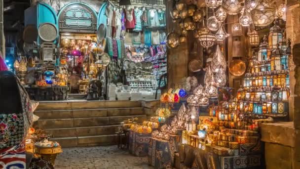 カイロ エジプト 2019 ランプやランタン ショップ イスラム都市カイロのハン ハリーリ市場で — ストック動画