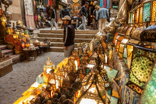 Cairo Egito Fevereiro 2019 Loja Lâmpadas Lanternas Mercado Khan Khalili — Fotografia de Stock