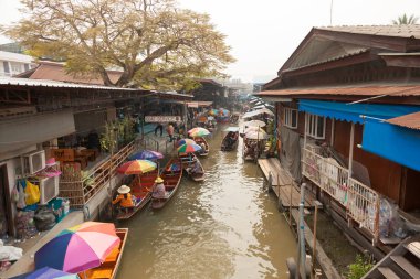 Bangkok. Damnoen Saduak, - 31 Ocak 2019: Damnoen Saduak yüzen Ratchaburi ili Bangkok yakınındaki Pazar famoust Ratchaburi Saduka yüzen Pazar en yakınındaki marken Bangkok alanına göre yüzen famoust