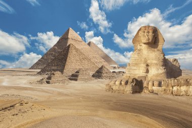 Mısır Kahire - Giza. Piramit Sfenks ile genel görünümü