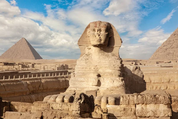 Великий Сфинкс Пирамида Куфу Гиза Египет — стоковое фото