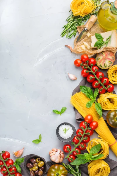 Ingredientes Comida Italiana Fondo Cocina Con Pasta Aceite Oliva Queso — Foto de Stock