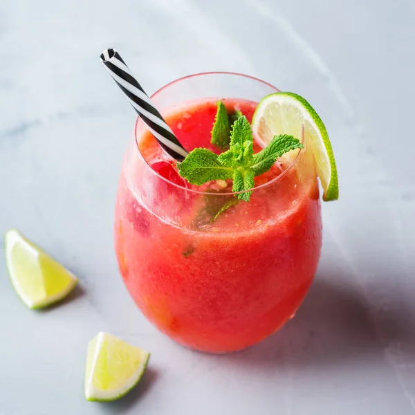 Essen Und Trinken Party Feiertagskonzept Alkoholgetränk Kalter Kühler Roter Wassermelonen — Stockfoto