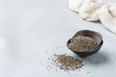 Bir kase organik sağlıklı Chia tohumları, Vegan superfood kavramı