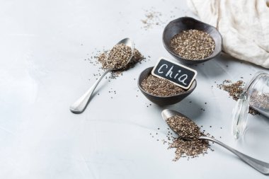 Bir kase organik sağlıklı Chia tohumları, Vegan superfood kavramı