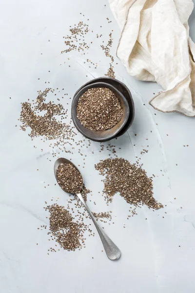 Bir kase organik sağlıklı Chia tohumları, Vegan superfood kavramı